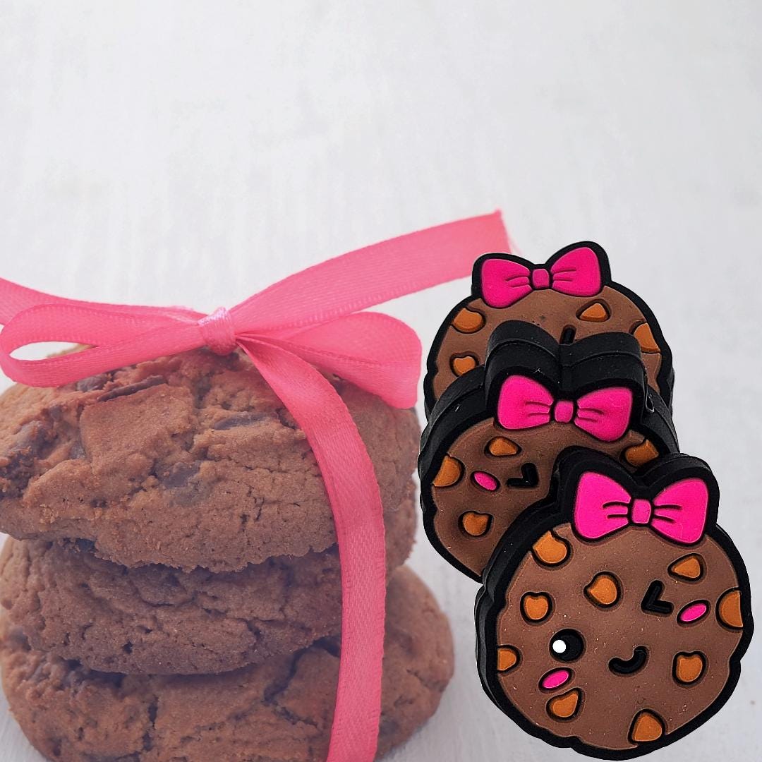 Chocolate Chip Smiley Face with Pink Bow Cookie Focal Bead 145